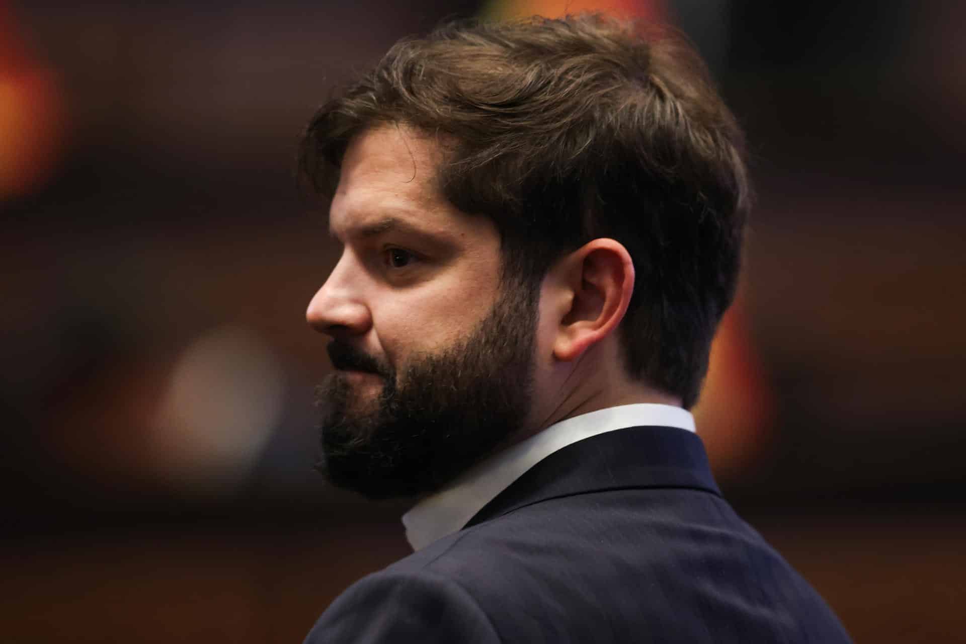 El presidente de Chile, Gabriel Boric, fue captado el pasadi 8 de noviembre la asistir a la investidura del presidente de Bolivia, Rodrigo Paz Pereira, en La Paz (Bolivia). EFE/Luis Gandarillas/Pool