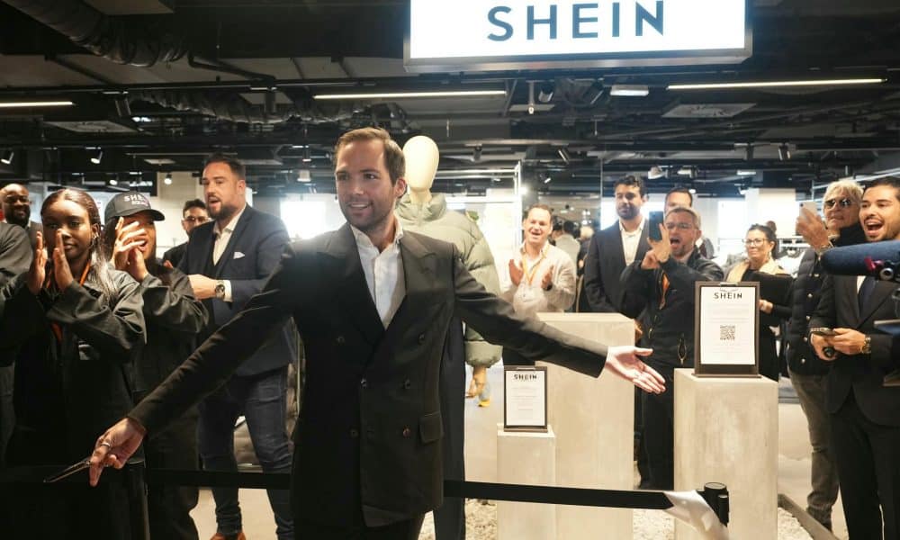 El director de la tienda departamental Bazar de l'Hotel de Ville (BHV) Karl-Stephane Cottendin reacciona después de cortar la cinta en la apertura de la primera tienda física del gigante del comercio electrónico asiático Shein en la tienda departamental BHV en París, Francia, 05 de noviembre de 2025. (Francia) EFE/EPA/DIMITAR DILKOFF / POOL MAXPPP OUT