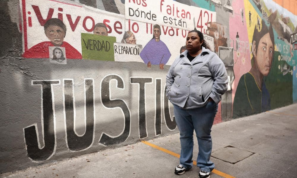 Nora Isabel Lam Gallegos, viuda de Guillermo Arévalo, asesinado por agentes de la Patrulla Fronteriza de Estados Unidos, posa durante una entrevista con EFE este jueves, en Ciudad de México (México). EFE/José Méndez