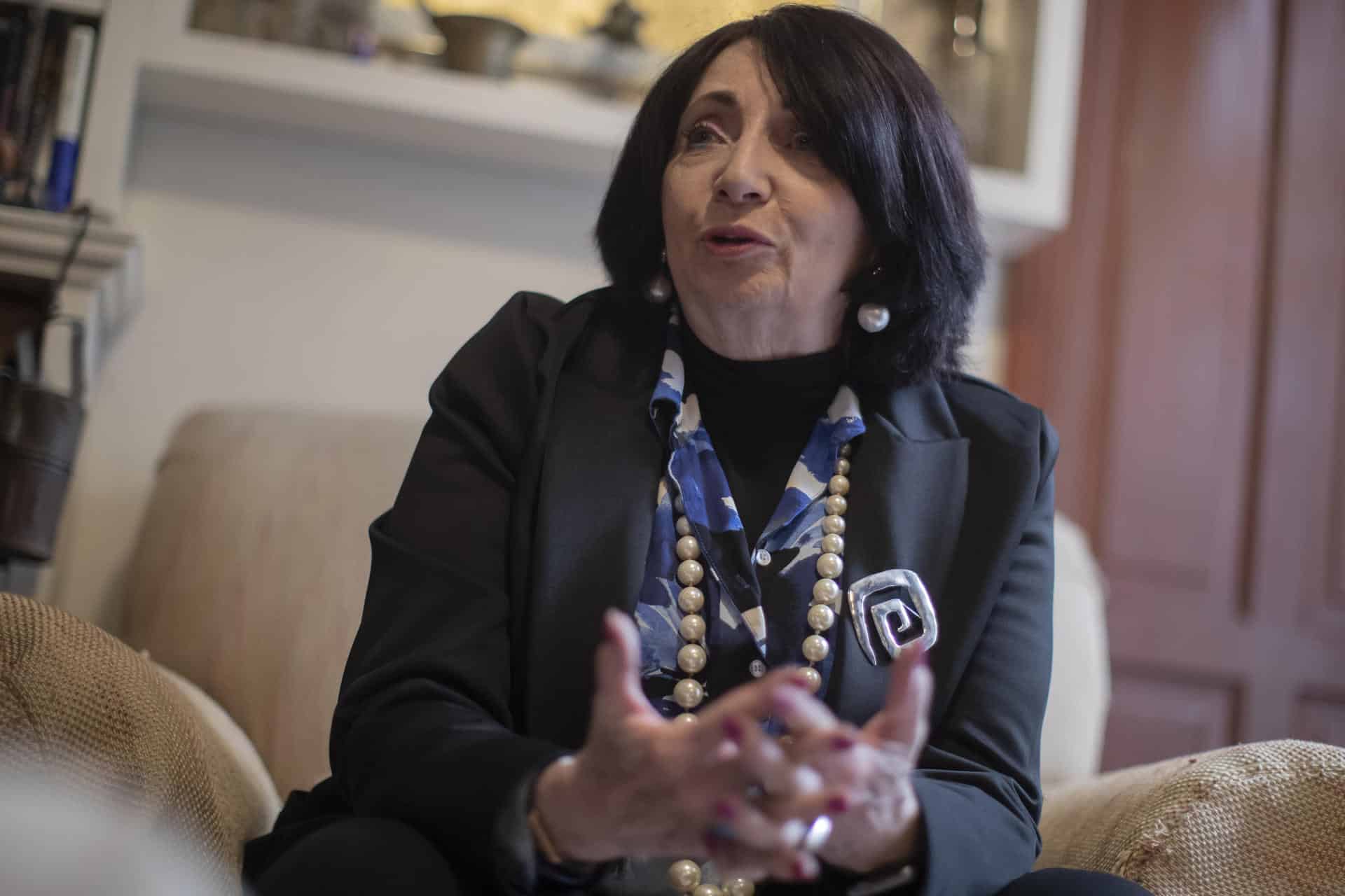 La directora de la Feria Internacional del Libro (FIL) de Guadalajara, Marisol Schulz, habla durante una entrevista con EFE este jueves, en Ciudad de México (México). EFE/ Isaac Esquivel