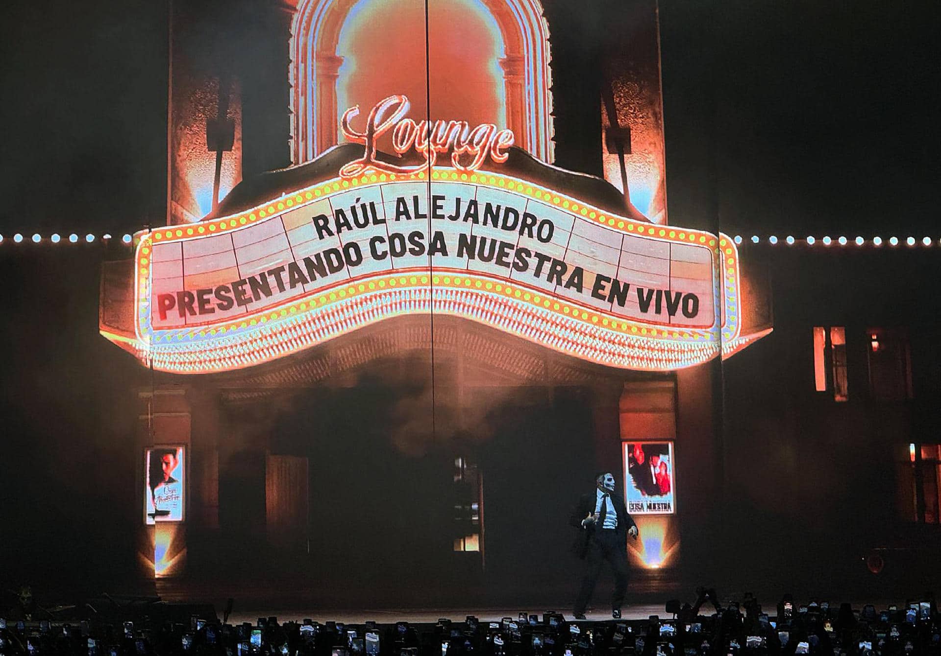 Fotografía cedida por Los Sensei donde se observa al cantante puertorriqueño Rauw Alejandro durante un concierto este martes, en Ciudad de México (México). EFE/Los Sensei