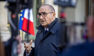 El ministro del Interior francés, Laurent Nunez, habla con los medios de comunicación tras una reunión para abordar las crecientes preocupaciones sobre el narcotráfico y la violencia asociada en toda Francia, en el Palacio del Elíseo en París, el 18 de noviembre de 2025. EFE/EPA/CHRISTOPHE PETIT TESSON