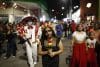 Una mujer disfrazada participa en un desfile con motivo del Día de Muertos este domingo, en San Salvador (El Salvador). EFE/ Rodrigo Sura
