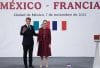El presidente de Francia, Emmanuel Macron (i), y la presidenta de México, Claudia Sheinbaum, posan al termino de una rueda de prensa conjunta este viernes, en Palacio Nacional de la Ciudad de México (México). EFE/Sáshenka Gutiérrez