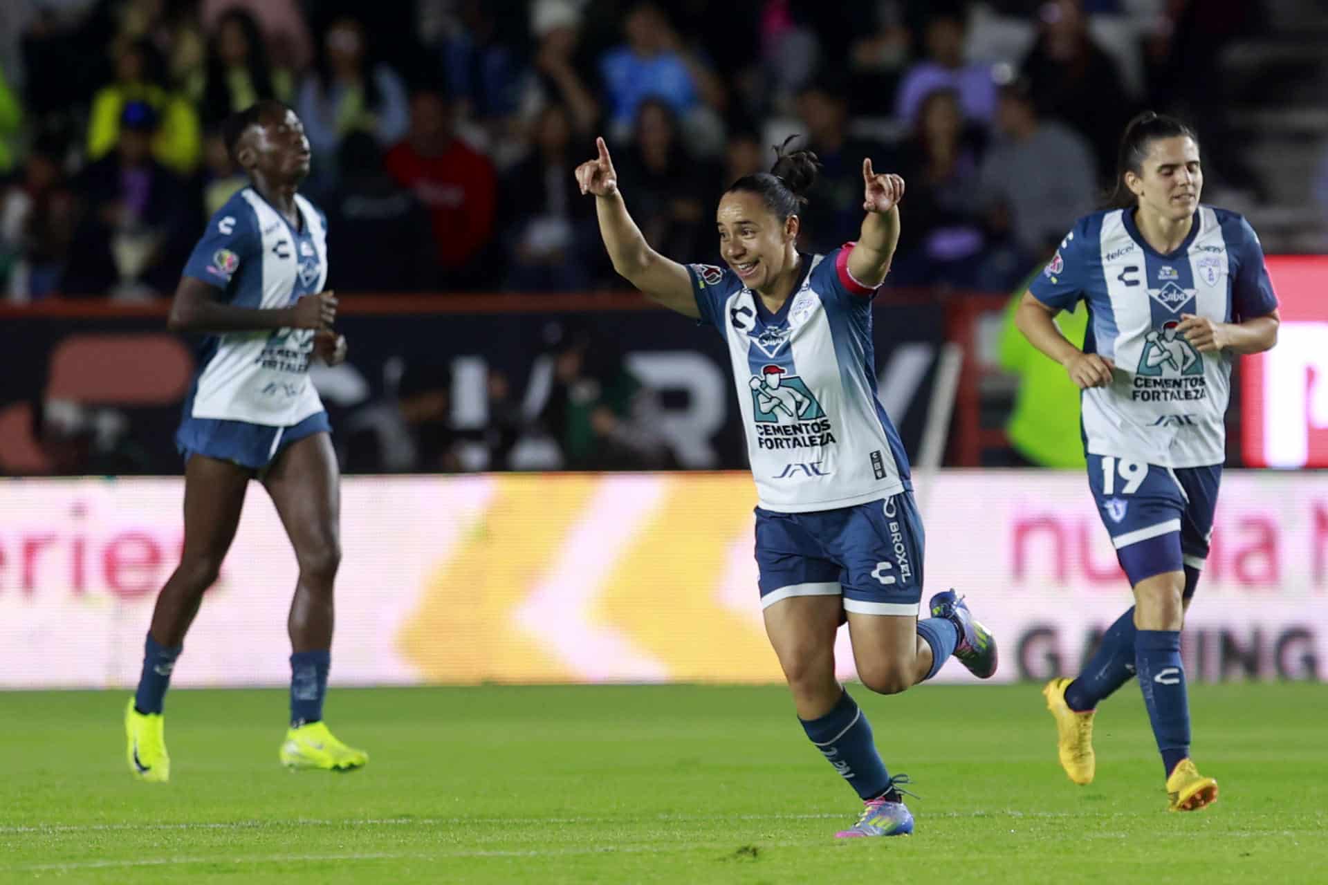 Charlyn Corral de Pachuca celebra un gol en el estadio Hidalgo en Pachuca (México). Imagen de archivo. EFE /David Martínez Pelcastre