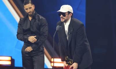 El cantante puertorriqueño Bad Bunny habla luego de recibir el Latin Grammy a Álbum del año este jueves, en Las Vegas (Estados Unidos). EFE/ Octavio Guzmán