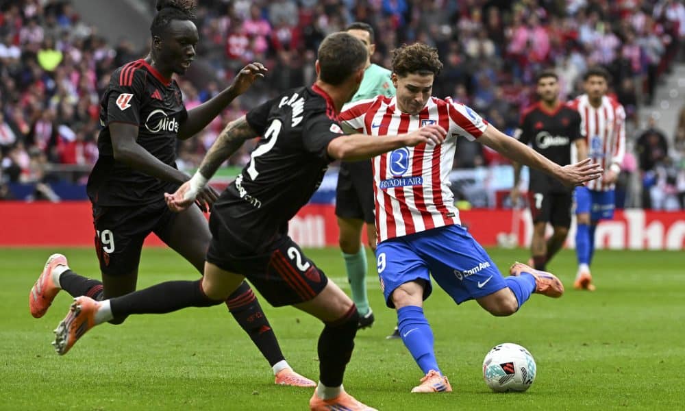 Julián Álvarez, durante el partido contra el Sevilla. EFE/ Fernando Villar