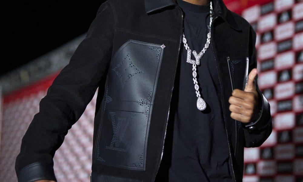 El delantero de la selección española Lamine Yamal a su llegada a la Ciudad del Fútbol de Las Rozas, en Madrid, de cara a los partidos clasificatorios para el Mundial 2026 contra Georgia y Turquía. EFE/ Ángel Martínez / RFEF SÓLO USO EDITORIAL / SÓLO DISPONIBLE PARA ILUSTRAR LA NOTICIA QUE ACOMPAÑA (CRÉDITO OBLIGATORIO)