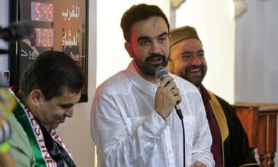 El alcalde electo de Nueva York, el demócrata Zohran Mamdani (c), durante su visita este viernes al Centro Islámico del Caribe en San Juan (Puerto Rico). EFE/Thais Llorca