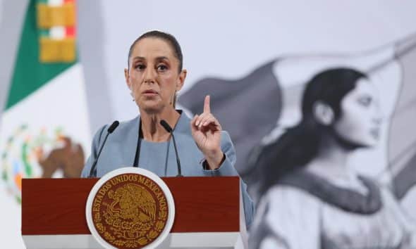La presidenta de México, Claudia Sheinbaum, habla durante una rueda de prensa este jueves, en Palacio Nacional de la Ciudad de México (México). EFE/Mario Guzmán