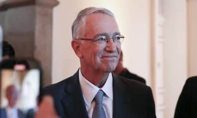El empresario mexicano Ricardo Salinas Pliego llega a la inauguración del evento denominado 'Bitcóin Histórico' este miércoles, en el Palacio Nacional en San Salvador (El Salvador). EFE/Rodrigo Sura