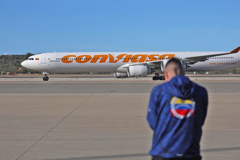 Repatriados 304 migrantes venezolanos desde México