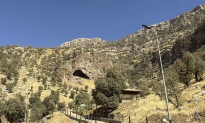 El mítico 'cementerio' prehistórico de Shanidar, en el Kurdistán iraquí y cuyas excavaciones en los años 50 y 60 permitieron descubrir que los neandertales eran mucho más avanzados de lo que se pensaba, vuelve a dar pistas, más de medio siglo después. El yacimiento que convirtió a los neandertales en seres capaces de sentir compasión y de 'enterrar' a sus muertos ha resurgido gracias a un equipo de la Universidad de Cambridge, que ha recuperado nuevos restos. EFE/Marta Rullán