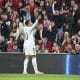 El delantero francés del Real Madrid Kylian Mbappé celebra el 0-3 conseguido durante el partido de la jornada 19 de LaLiga EA Sports entre el Athletic Club y el Real Madrid, disputado en el estadio de San Mamés en Bilbao. EFE/Luis Tejido