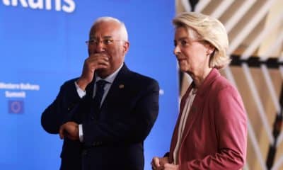El presidente del Consejo Europeo, Antonio Costa, y la presidenta de la Comisión Europea, Ursula von der Leyen (R), durante la Cumbre de la UE-Balcanes Occidentales en Bruselas, Bélgica, 17 de diciembre de 2025. 
EFE/EPA/OLIVIER HOSLET