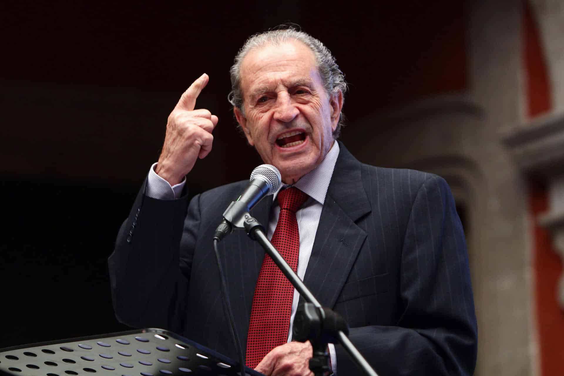 Fotografía de archivo que muestra al expresidente de Ecuador Rodrigo Borja. EFE/ José Méndez ARCHIVO