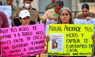 Fotografía de archivo del 10 de enero de 2024 que muestra a familiares de personas desaparecidas durante una manifestación en Acapulco (México). EFE/ David Guzmán