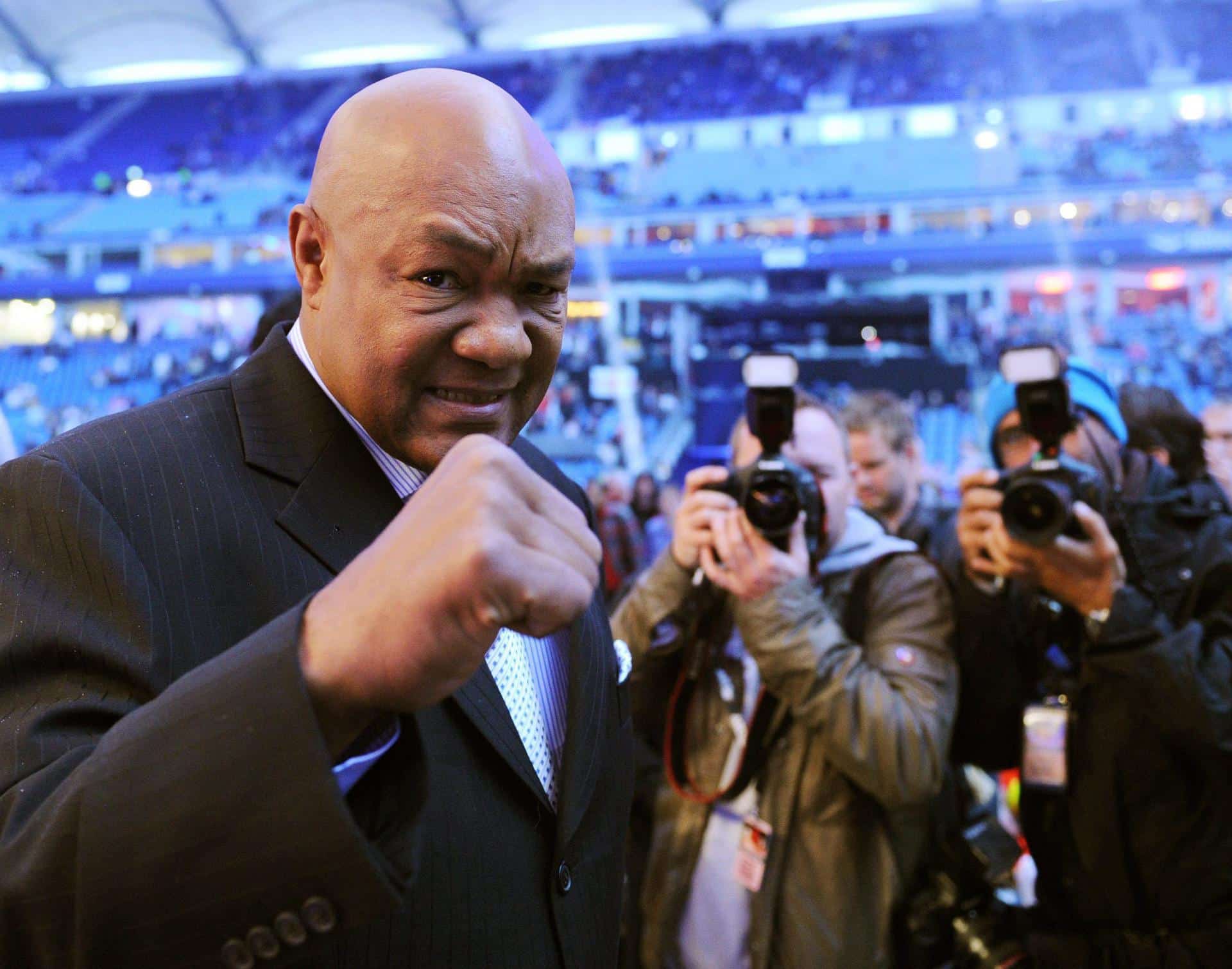 Imagen de archivo del exboxeador estadounidense George Foreman. EFE/CHRISTIAN CHARISIUS
