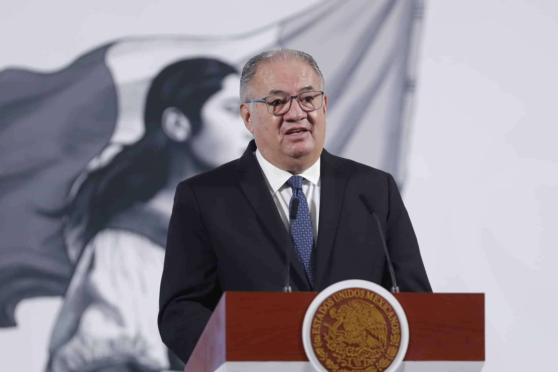 El director general de Asuntos Corporativos de Mabe, Pablo Moreno Cadena, habla durante una rueda de prensa en el Palacio Nacional, en Ciudad de México (México). Imagen de archivo. EFE/ Isaac Esquivel