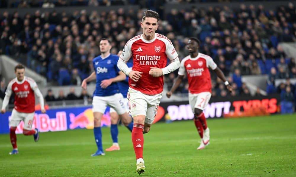 El delantero del Arsenal Viktor Gyokeres celebraun gol de penalti, el 1-0, durante el partido de la Premier League que han jugado Everton FC y Arsenal FC, en el Hill Dickinson Stadium de Liverpool, Reino Unido. EFE/EPA/PETER POWELL