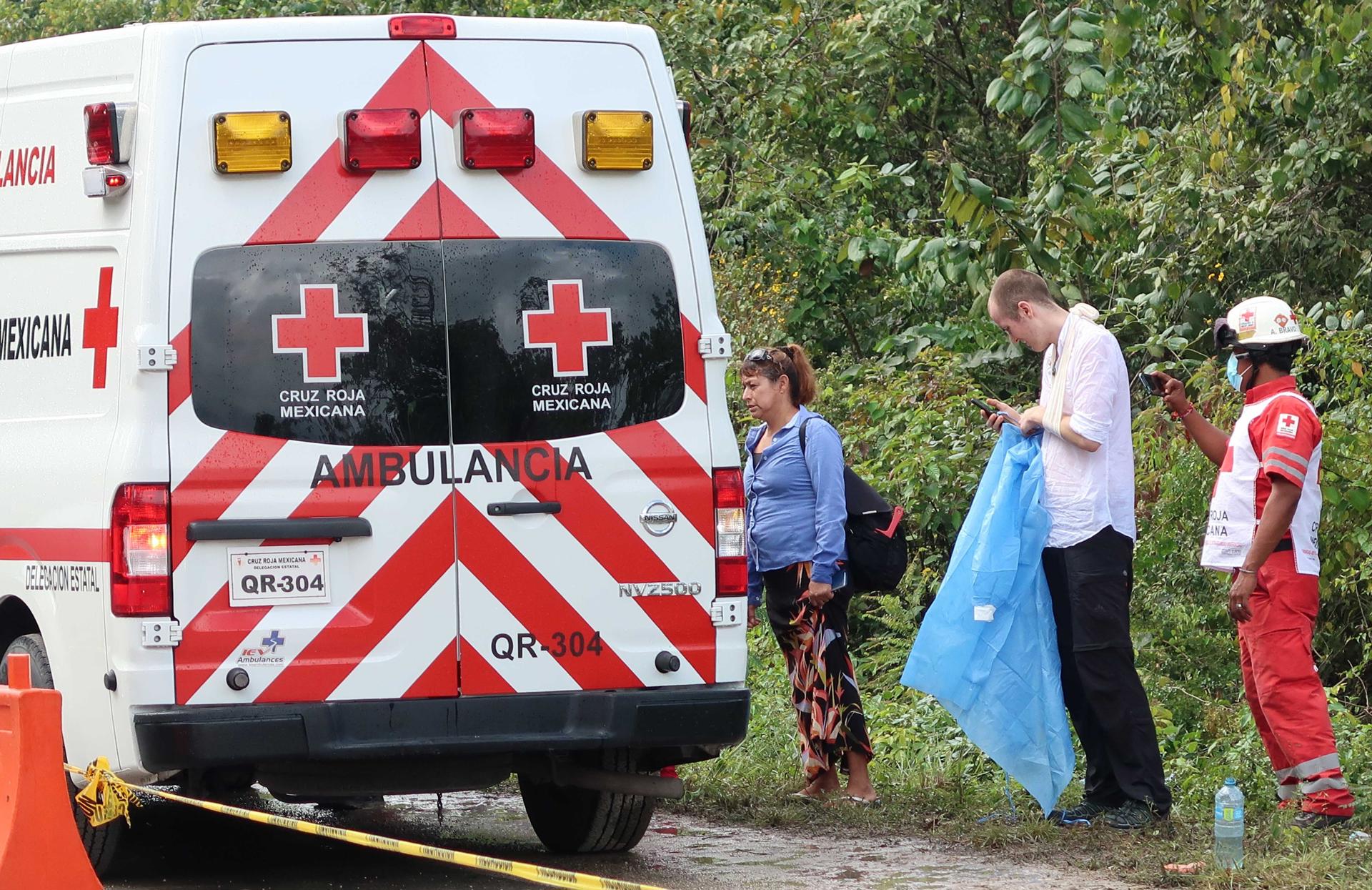 Al menos tres muertos dejó esta mañana un choque entre dos autobuses de pasajeros en el sureño estado mexicano de Guerrero, informó este viernes la Secretaría de Gestión Integral de Riesgos y Protección Civil. Fotografía de archivo. EFE/ Alonso Cupul