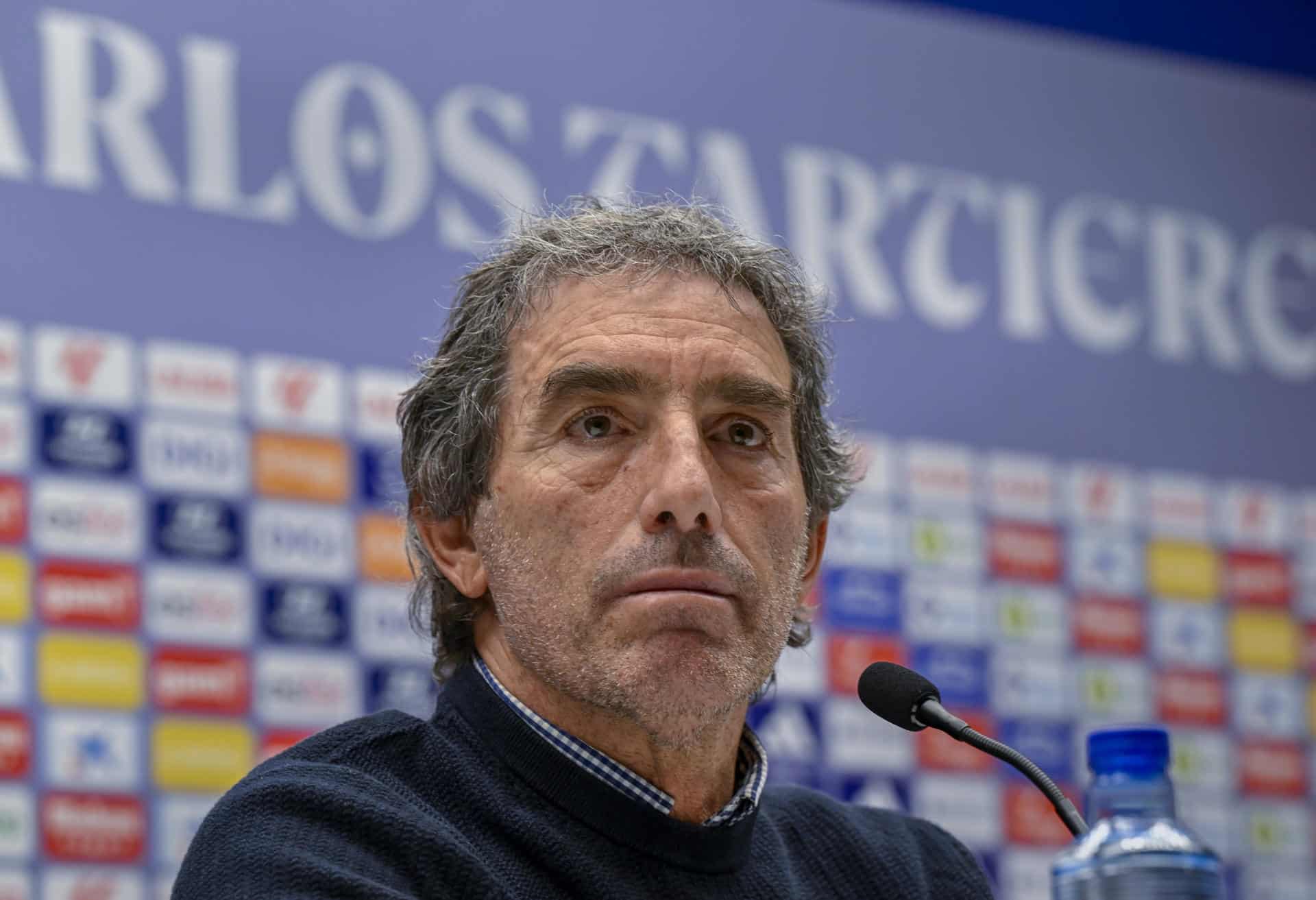 El técnico uruguayo Guillermo Almada durante su presentación como nuevo técnico del Real Oviedo. EFE/ Eloy Alonso