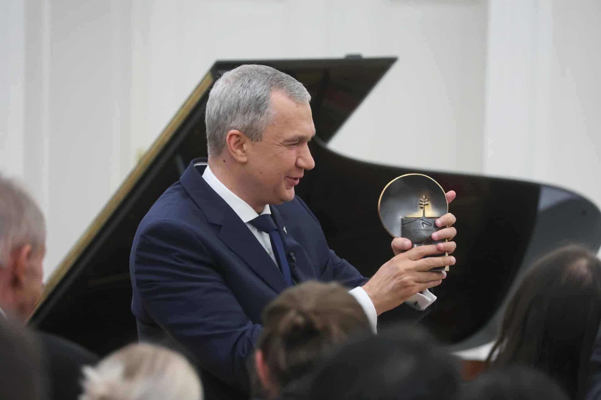 Foto de archivo del opositor bielorruso Pavel Latushko cuando recibió el Premio Solidaridad Lech Walesa durante una ceremonia en Varsovia, Polonia, 18 de septiembre de 2024. EFE/EPA/LESZEK SZYMANSKI POLAND OUT