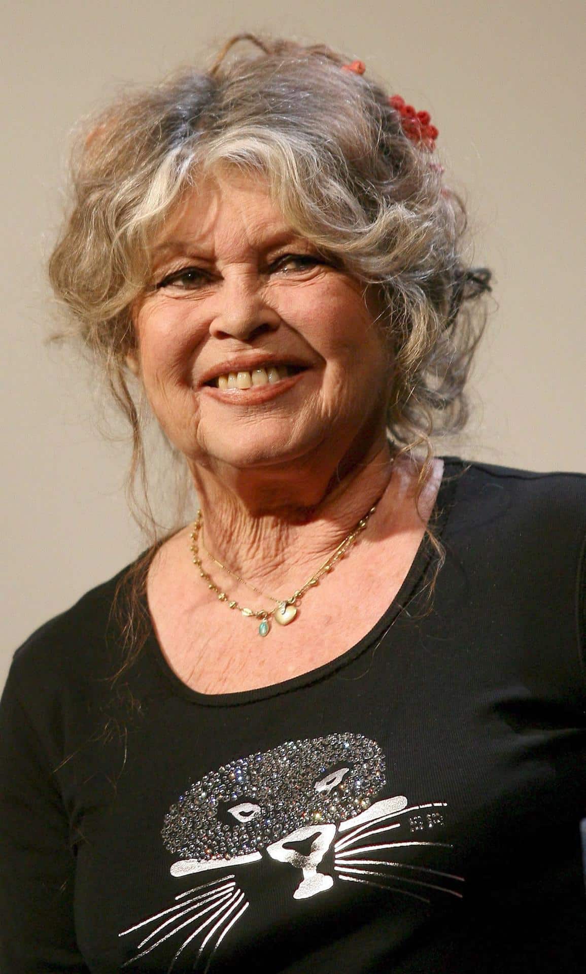 Foto de archivo de la actriz francesa Brigitte Bardot con motivo del 20 aniversario de su fundación protectora de animales. El icono del cine francés y símbolo sexual de los años 60 falleció a los 91 años, anunció este domingo su fundación. EFE/ Oliver Weiken