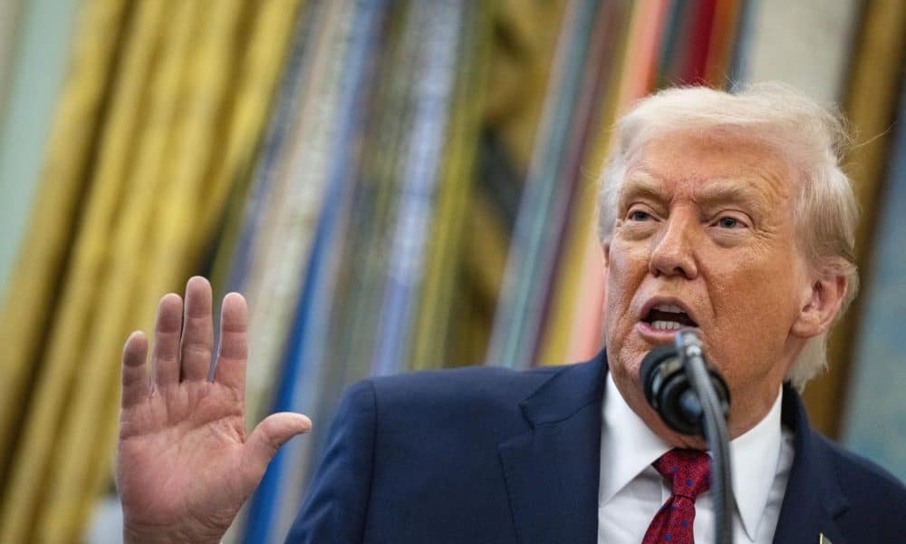 Fotografía de archivo del presidente Donald Trump. EFE/BONNIE CASH / POOL