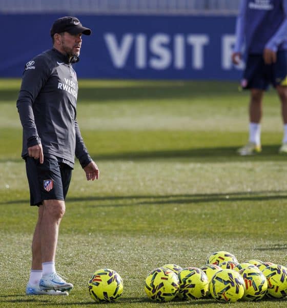 Diego Simeone, técnico del Atlético de Madrid, durante un entrenamiento del equipo. EFE/ Rodrigo Jimenez