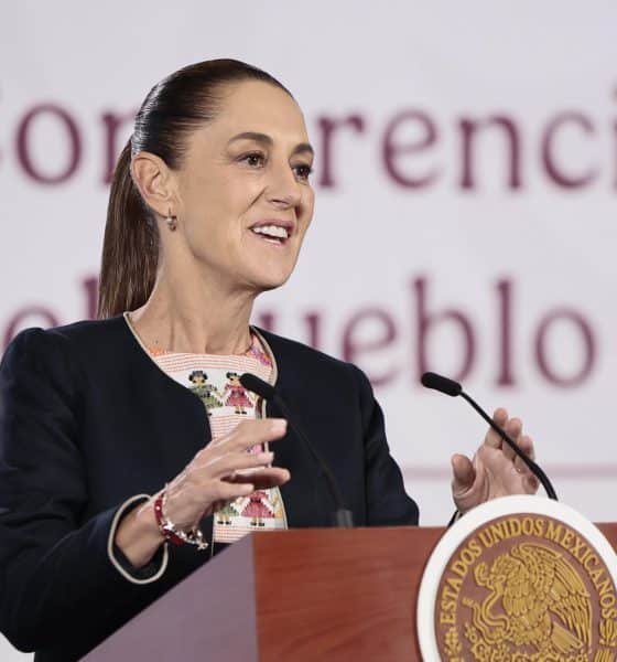 a presidenta de México, Claudia Sheinbaum, habla durante su conferencia de prensa este jueves, en la Ciudad de México (México). EFE/José Méndez