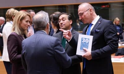 (De izquierda a derecha) La Alta Representante de la Unión Europea para Asuntos Exteriores y Política de Seguridad Kaja Kallas, el ministro de Asuntos Exteriores de España Jose Manuel Albares, y el ministro de Asuntos Exteriores y Europeos de Croacia Gordan Grlic-Radman asisten a un Consejo de Asuntos Exteriores de la UE en Bruselas, Bélgica, 15 de diciembre de 2025. Los ministros de Asuntos Exteriores de la UE discutirán la agresión rusa contra Ucrania y la situación en Oriente Medio a la luz de los últimos desarrollos, incluyendo en Siria un año después de la caída del régimen de Assad. (Bélgica, Croacia, Siria, Ucrania, Bruselas) EFE/EPA/OLIVIER HOSLET