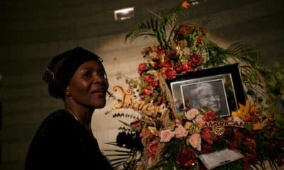 Imagen de archivo del retrato de Rosa Parks en el Museo Charles H. Wright de Historia Africana Americana. EFE/Susan Tusa