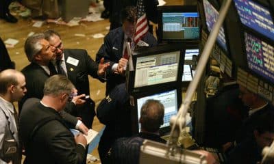 Fotografía de una sesión en Wall Street. EFE/Jason Szenes