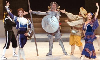 Integrantes del Ballet Nacional de Cuba durante el montaje Don Quijote, creado por Alicia Alonso, en el teatro romano de Sagunto (Valencia). EFE/ Manuel Bruque ARCHIVO