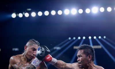 Manny Pacquiao (d) de Filipinas en acción contra Mario Barrios (L) de EE.UU. durante su combate por el Campeonato Mundial de Peso Wélter del CMB en el MGM Grand Garden Arena en Las Vegas, en una imagen de archivo. EFE/EPA/ALLISON DINNER