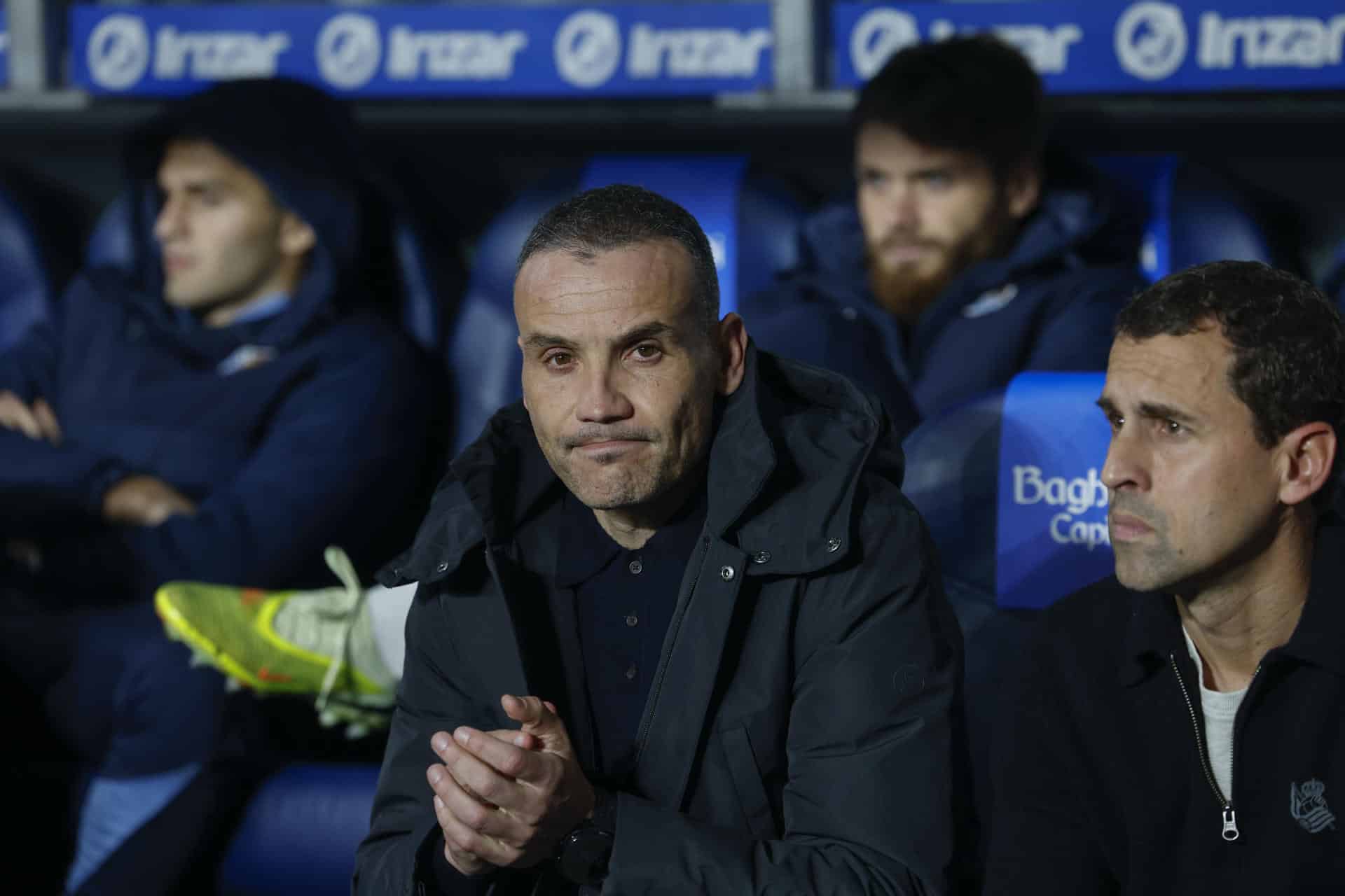 El ya exentrenador de la Real Sociedad, Sergio Francisco, antes del partido de LaLiga entre la Real Sociedad y el Girona en el estadio Reale Arena. EFE/ Javier Etxezarreta