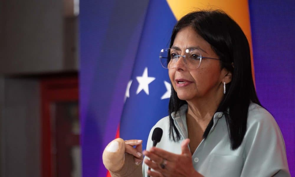 Fotografía de archivo de la vicepresidenta ejecutiva de Venezuela, Delcy Rodríguez, habla durante una conferencia de la Expo Fedeindustria 2025 este jueves, en Caracas (Venezuela). EFE/ Ronald Pena R