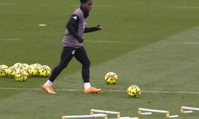 El delantero brasileño del Real Madrid Endrick Felipe Moreira durante un entrenamiento en la víspera de su partido de LaLiga EA Sports contra Sevilla en la Ciudad Deportiva de Valdebebas, Madrid, este viernes. EFE/Sergio Pérez