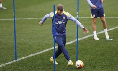 Sorloth, durante el entrenamiento. EFE/Rodrigo Jiménez