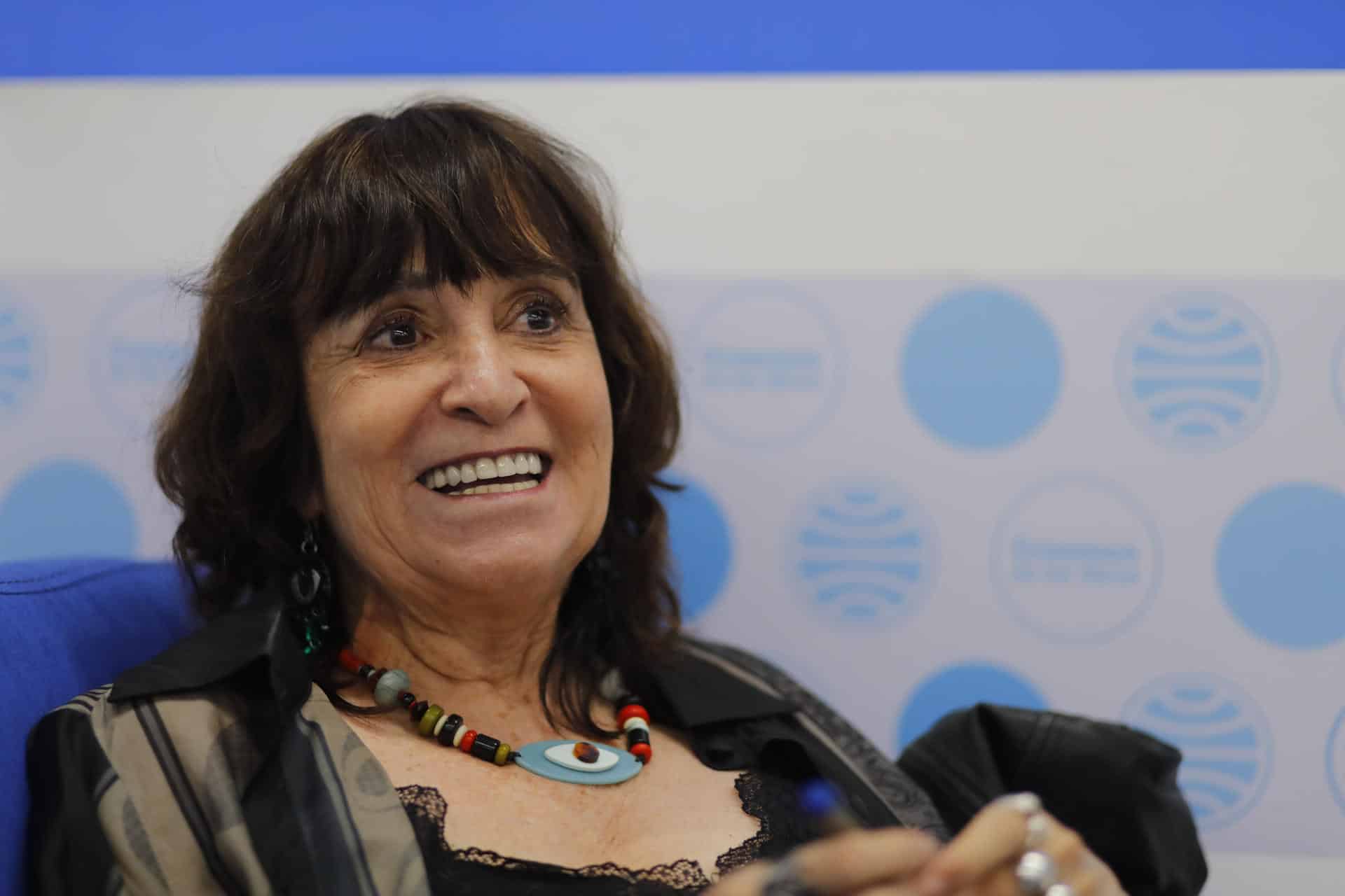 La escritora y periodista española Rosa Montero, habla durante una entrevista con EFE este miércoles (ayer), en el marco de la 39 edición de la Feria Internacional del Libro de Guadalajara (FIL), Jalisco (México). EFE/Francisco Guasco