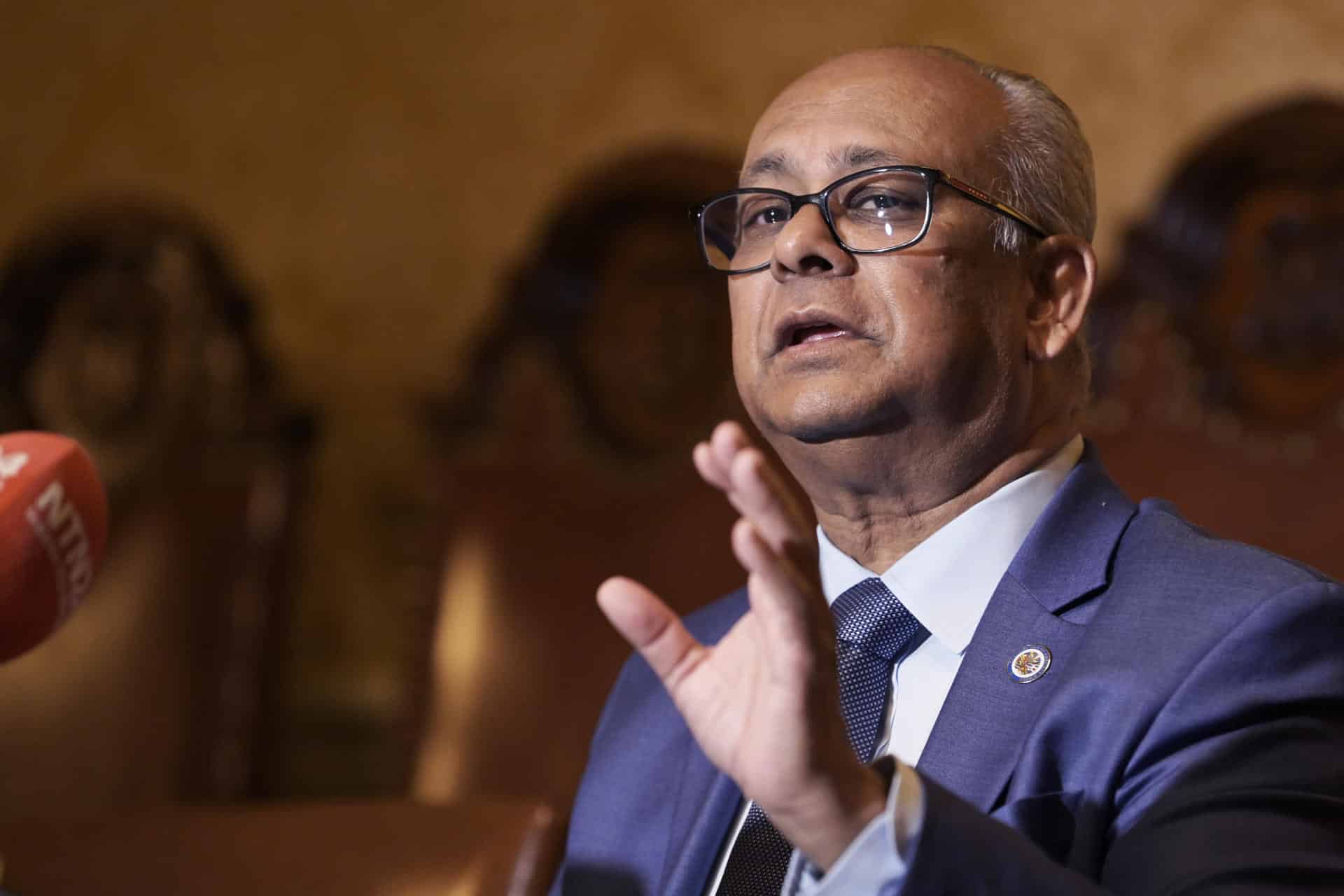 El secretario general de la Organización de los Estados Americanos (OEA), Albert Ramdin, habla durante una rueda de prensa. Imagen de archivo. EFE/ Lenin Nolly