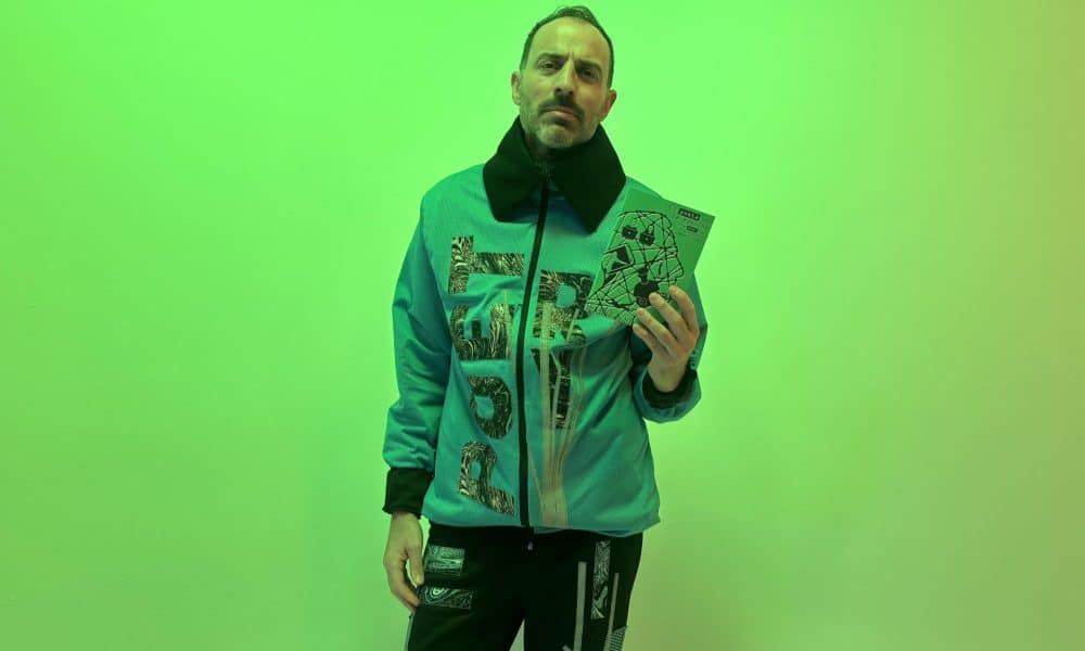 El artista español Marcos de la Fuente posa durante una entrevista con EFE este martes, en Nueva York (EE.UU.). EFE/ Jan Téllez Asensio