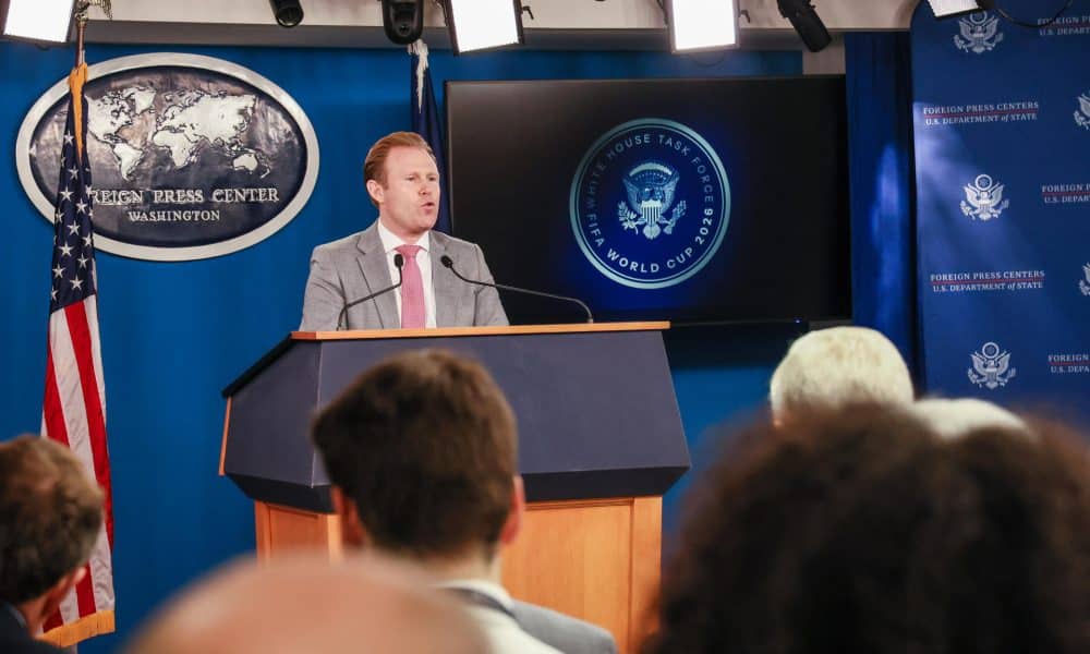 Fotografía cedida por el Departamento de Estado de los Estados Unidos (DOS) del director ejecutivo del grupo de trabajo de la FIFA de la Casa Blanca, Andrew Giuliani, hablando durante una rueda de prensa este miércoles, en Washington (Estados Unidos). EFE/Sherry L Brukbacher/Departamento de Estado/FPC /SOLO USO EDITORIAL /NO VENTAS /SOLO DISPONIBLE PARA ILUSTRAR LA NOTICIA QUE ACOMPAÑA /CRÉDITO OBLIGATORIO