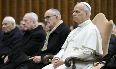 Una imagen facilitada por los Medios Vaticanos muestra al Papa León XIV asistiendo al primer sermón de Adviento del Padre Roberto Pasolini, en la Ciudad del Vaticano, 5 de diciembre de 2025. (Papa) EFE/EPA/VATICAN MEDIA HANDOUT USO EDITORIAL ÚNICAMENTE/SIN VENTAS
 
//////////
 
VATICAN CITY (Vatican City State (Holy See)), 05/12/2025.- A handout picture provided by the Vatican Media shows Pope Leo XIV attending Father Roberto Pasolini's first Advent sermon, in Vatican City, 05 December 2025. (Papa) EFE/EPA/VATICAN MEDIA HANDOUT HANDOUT EDITORIAL USE ONLY/NO SALES