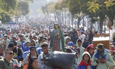 Peregrinos caminan rumbo a la Basílica de Guadalupe, en la Ciudad de México (México). Imagen de archivo. EFE/ Mario Guzmán