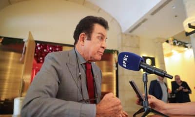 El candidato presidencial Salvador Nasralla, del conservador Partido Liberal de Honduras, habla durante una entrevista con EFE este jueves, en Tegucigalpa (Honduras). EFE/ Gustavo Amador