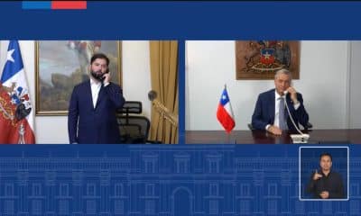 Captura de video tomada de una transmisión del Gobierno de Chile del presidente de Chile, Gabriel Boric (i), hablando con el presidente electo José Antonio Kast este domingo, en Santiago de Chile (Chile). EFE/ Gobierno de Chile