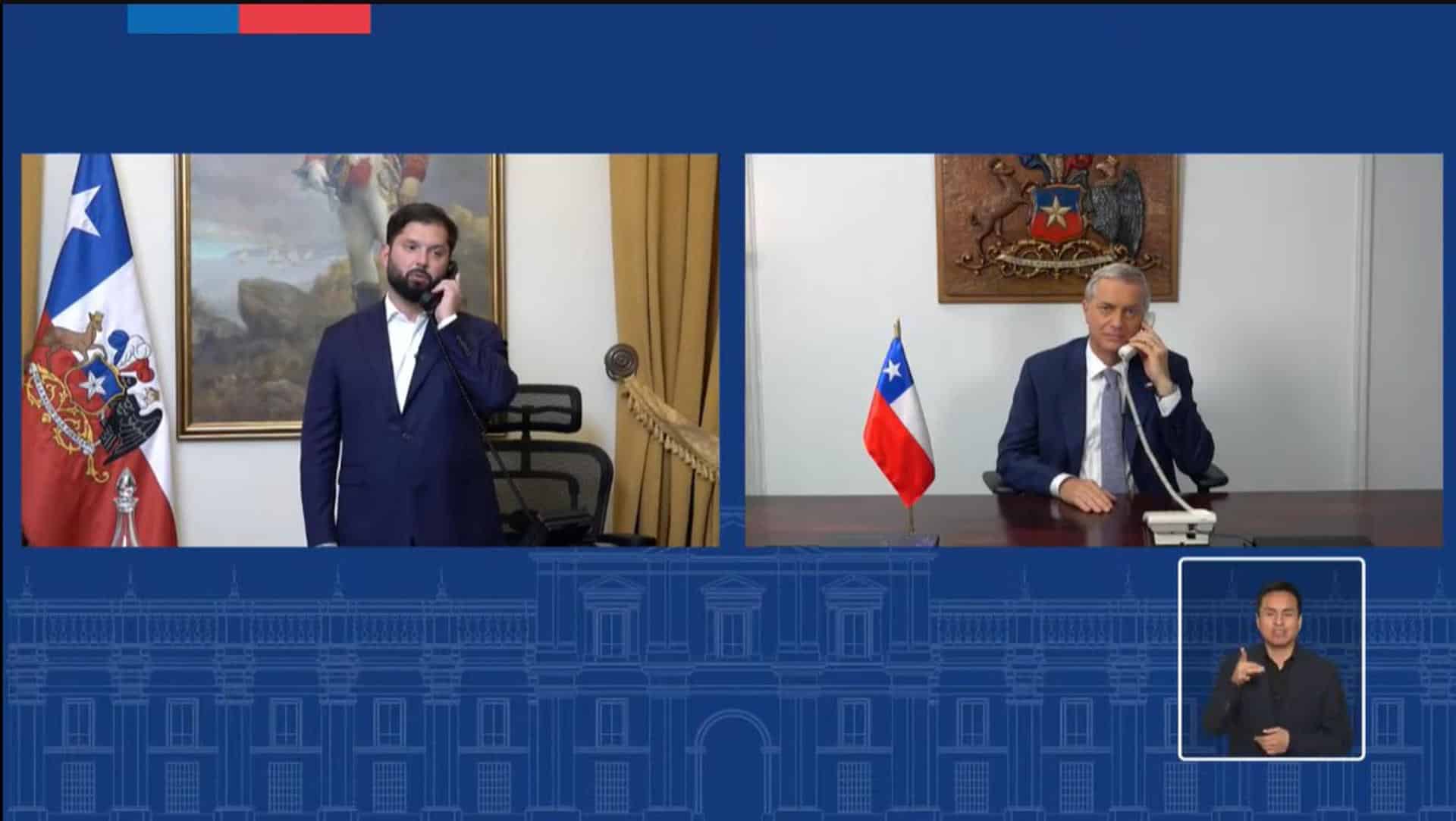 Captura de video tomada de una transmisión del Gobierno de Chile del presidente de Chile, Gabriel Boric (i), hablando con el presidente electo José Antonio Kast este domingo, en Santiago de Chile (Chile). EFE/ Gobierno de Chile