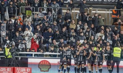 Los jugadores del Burgos celebran el 1-1 conseguido durante el partido de los dieciseisavos de final de la Copa del Rey disputado este jueves en Burgos. EFE/Santi Otero